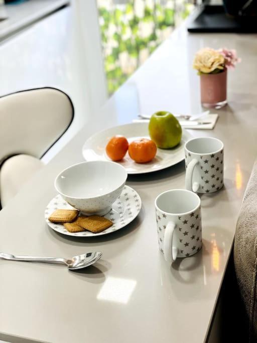 Nuevo!! Apartamento Lujo&Confort. Parking Seville Luaran gambar